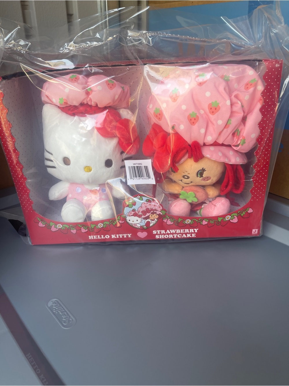 Sanrio Hello Kitty & Strawberry Shortcake Plush Set - Pink, White, Red